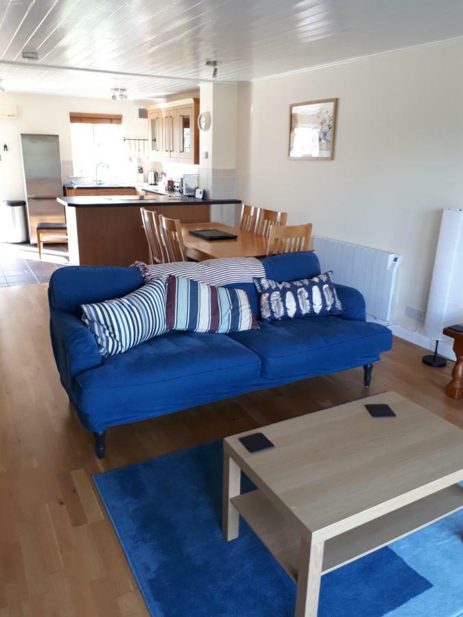 Nyhavn Lakeside Cottage Cirencester Exterior photo